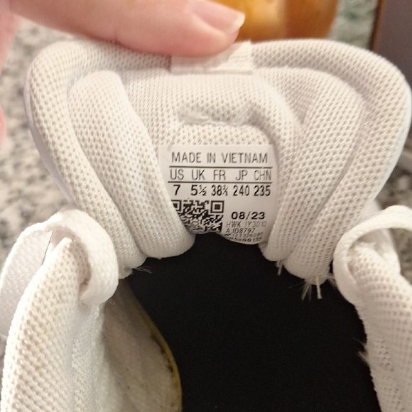 adidas White and Black Women's Sneakers - Picture 3 of 4